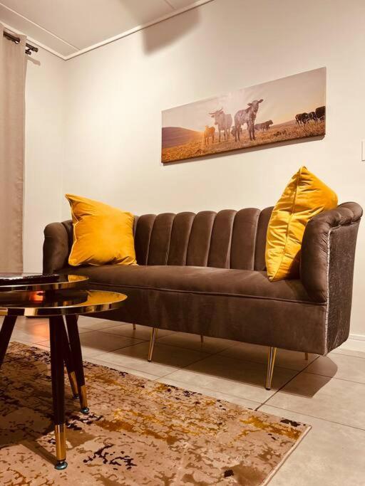 Waterfall Paradise Entire Executive 1 Bed Apartment Midrand