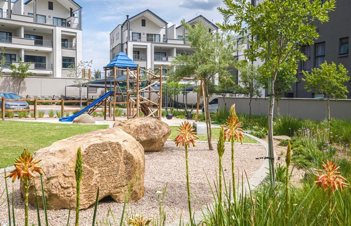 Waterfall Paradise Entire Executive 1 Bed Apartment *