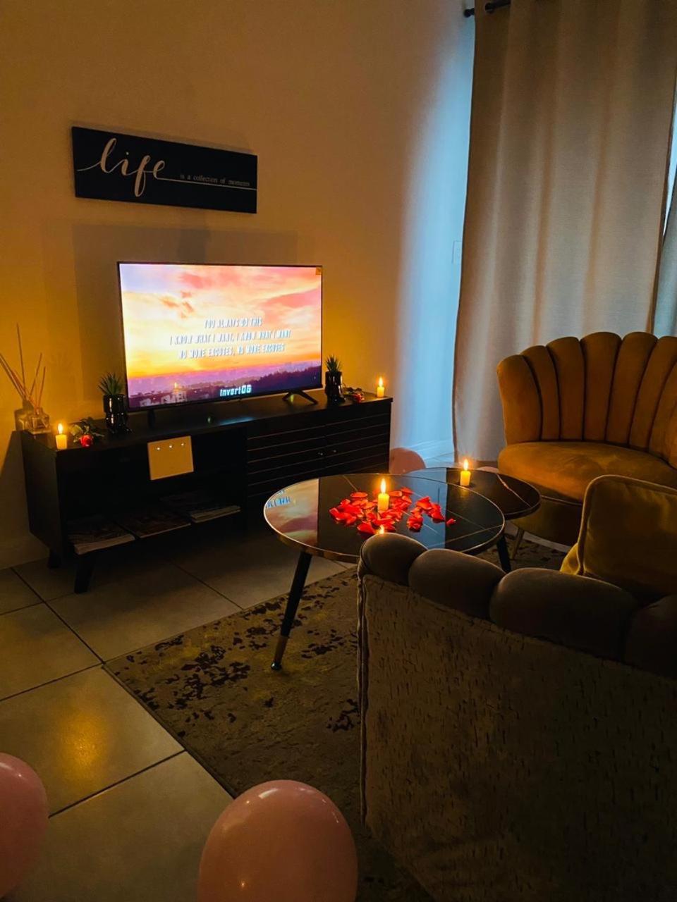 Waterfall Paradise Entire Executive 1 Bed Apartment